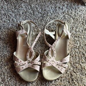 Bandolino Gold Sandals with Chic Bow and Adjustable Ankle Strap